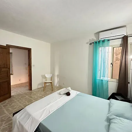 F63 With Sharing Bathroom Near The In Sharing *