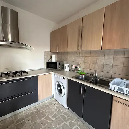 Alloggio in famiglia F63 With Sharing Bathroom Near The In Sharing