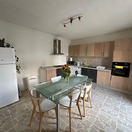 Homestay F63 With Sharing Bathroom Near The In Sharing *